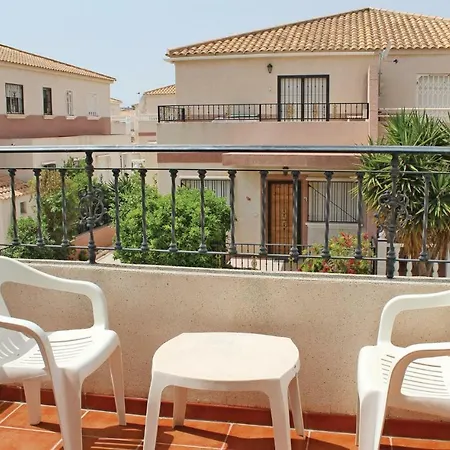 Awesome In Cabo Roig, With 2 Bedrooms, Wifi And Outdoor Swimming Pool בית נופש אוריהואלה